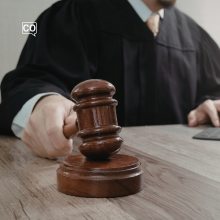 Condenar (condannare)