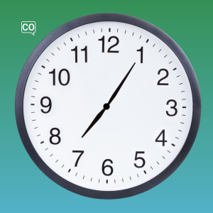 Il est sept heures cinq. 